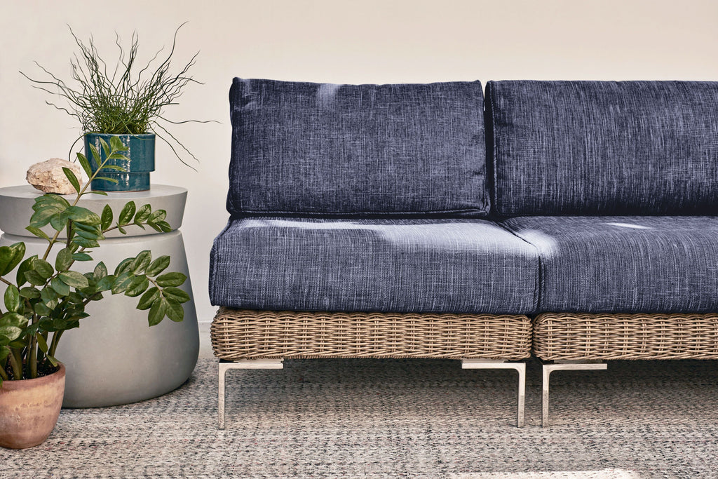 Chaise d'extérieur sans accoudoirs en osier marron