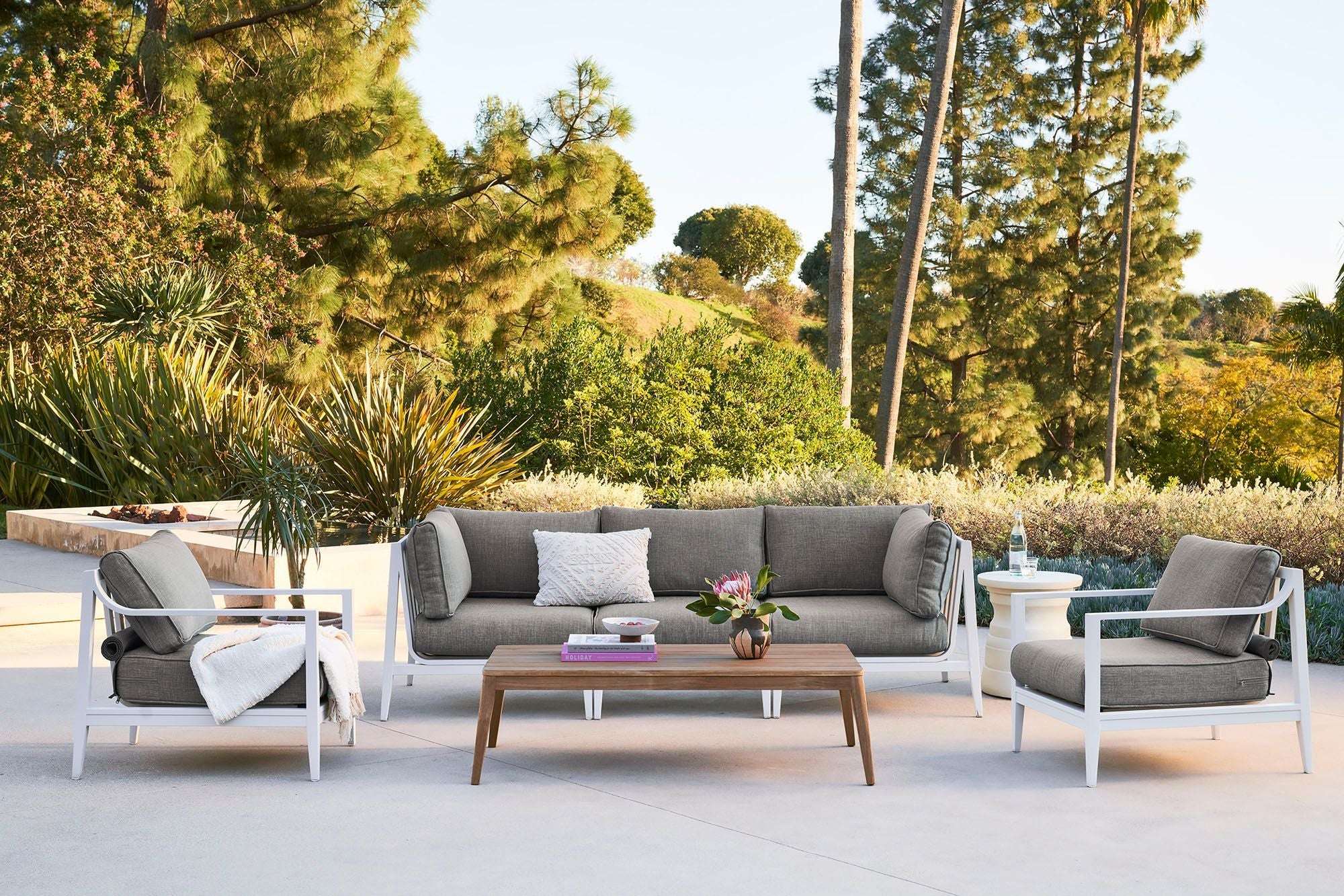 Canapé d'extérieur en aluminium blanc avec fauteuils sans accoudoirs - 5 places