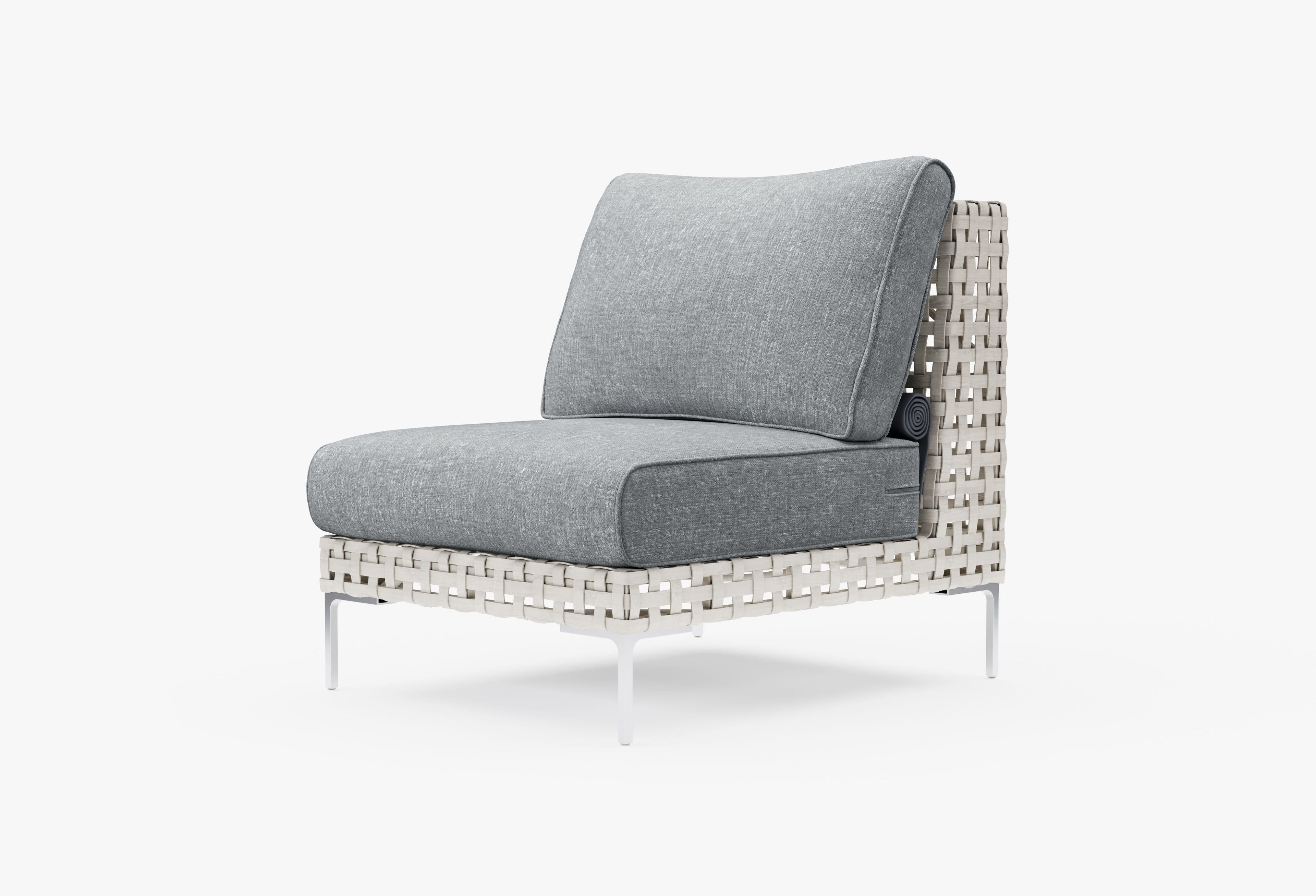 Chaise d'extérieur sans accoudoirs en osier tressé ajouré