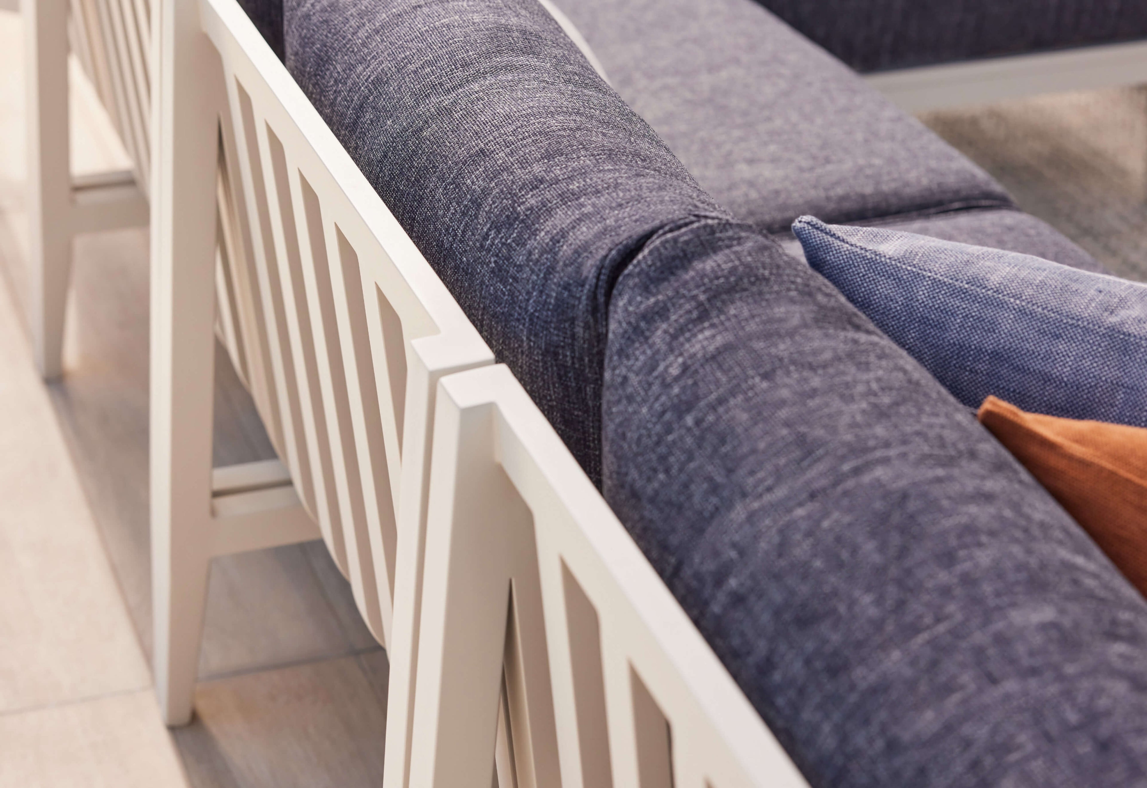 Canapé d'extérieur 4 places en aluminium blanc avec fauteuils sans accoudoirs