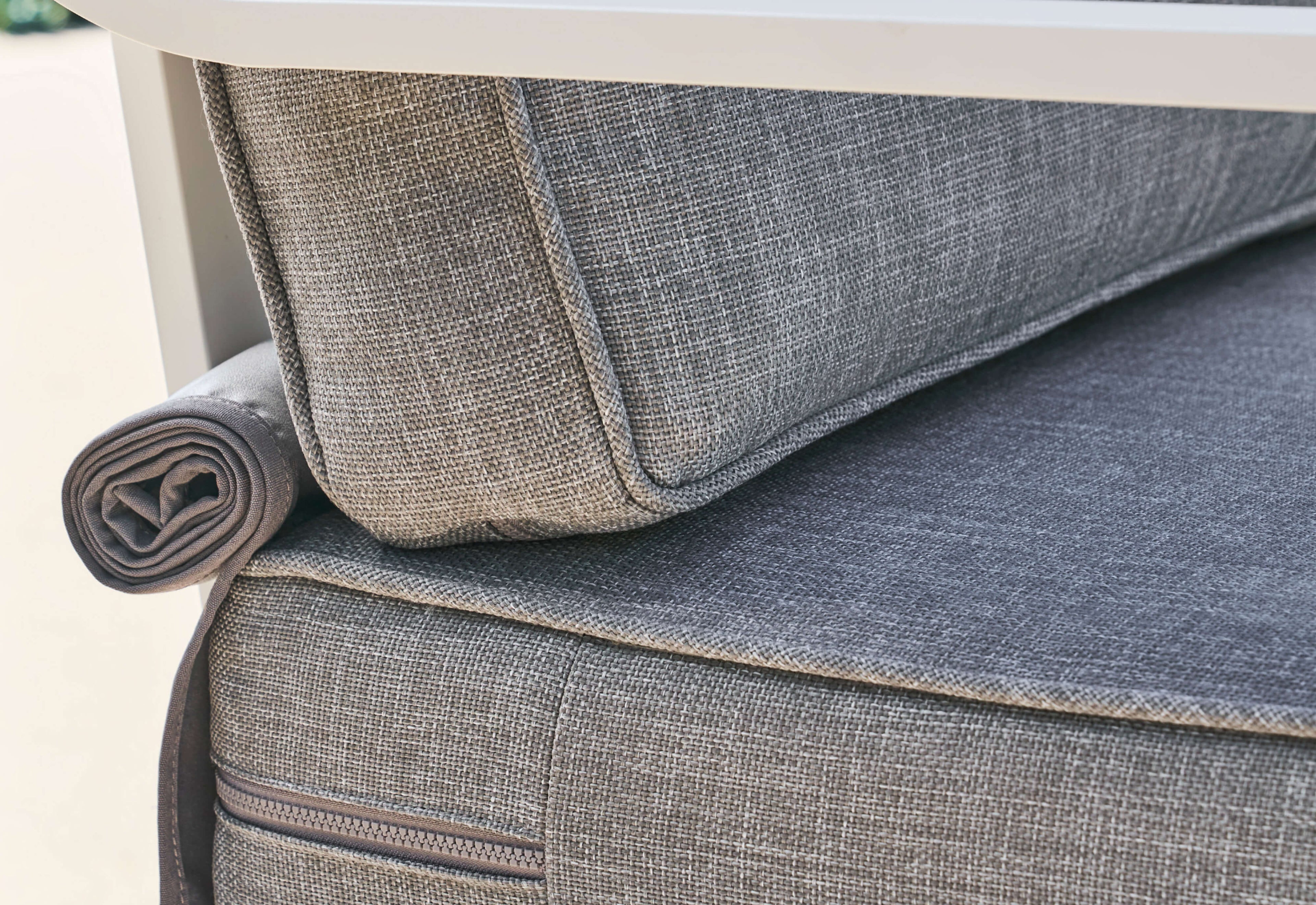 Chaise d'extérieur sans accoudoirs en aluminium blanc